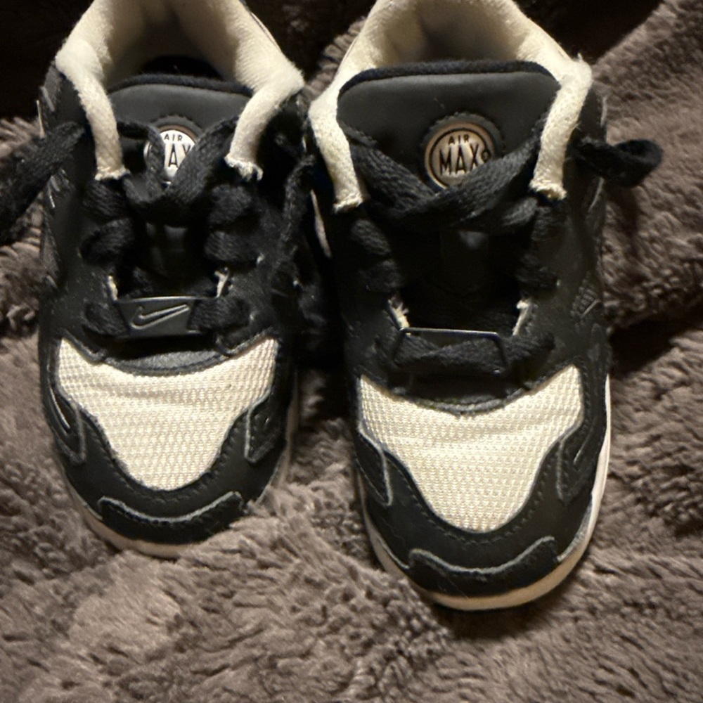 Nike Air Max Kids Sneakers 10C Black White Athletic Shoe
